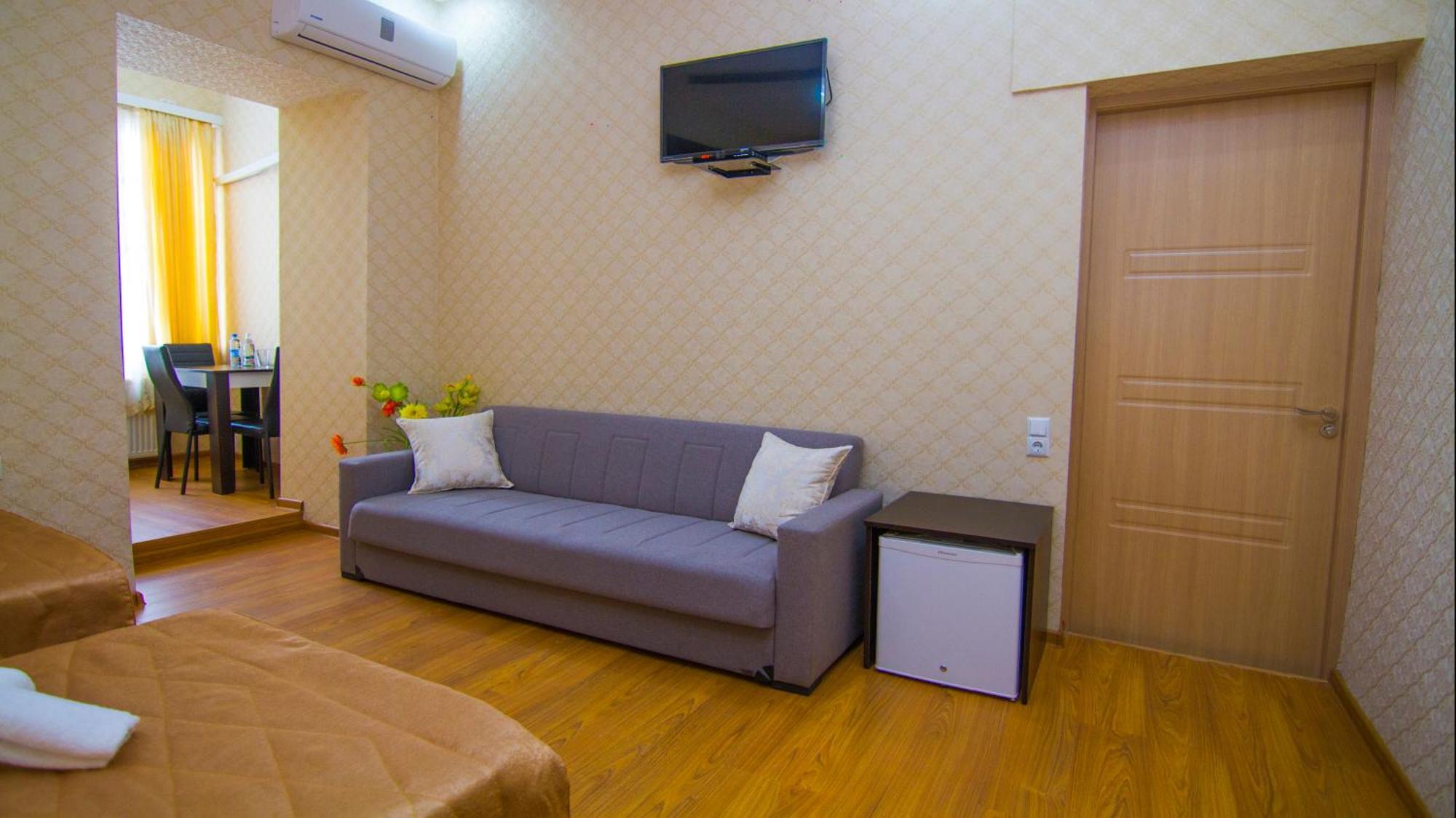 Hotel Care Inn Тбилиси Экстерьер фото