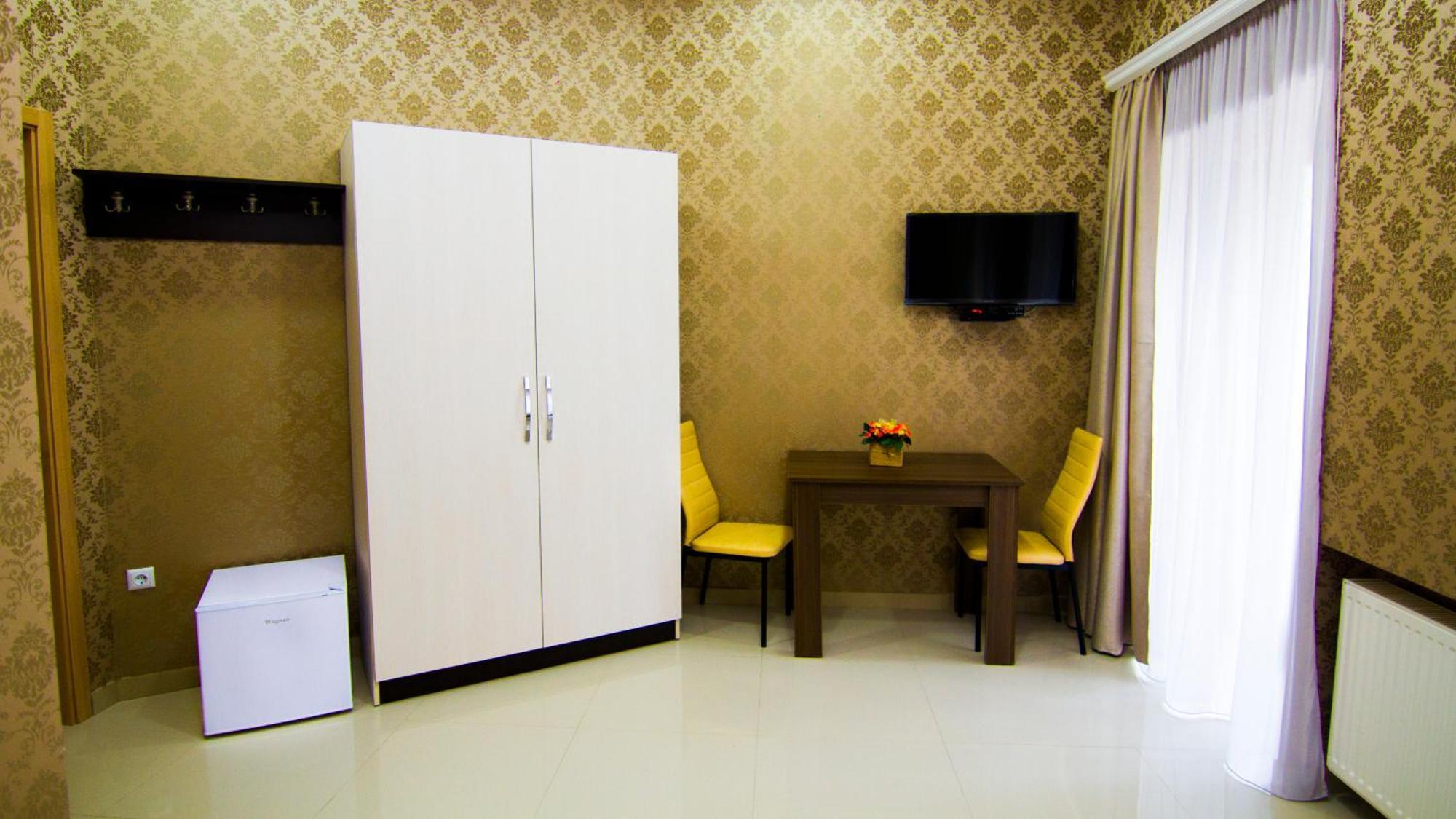 Hotel Care Inn Тбилиси Экстерьер фото