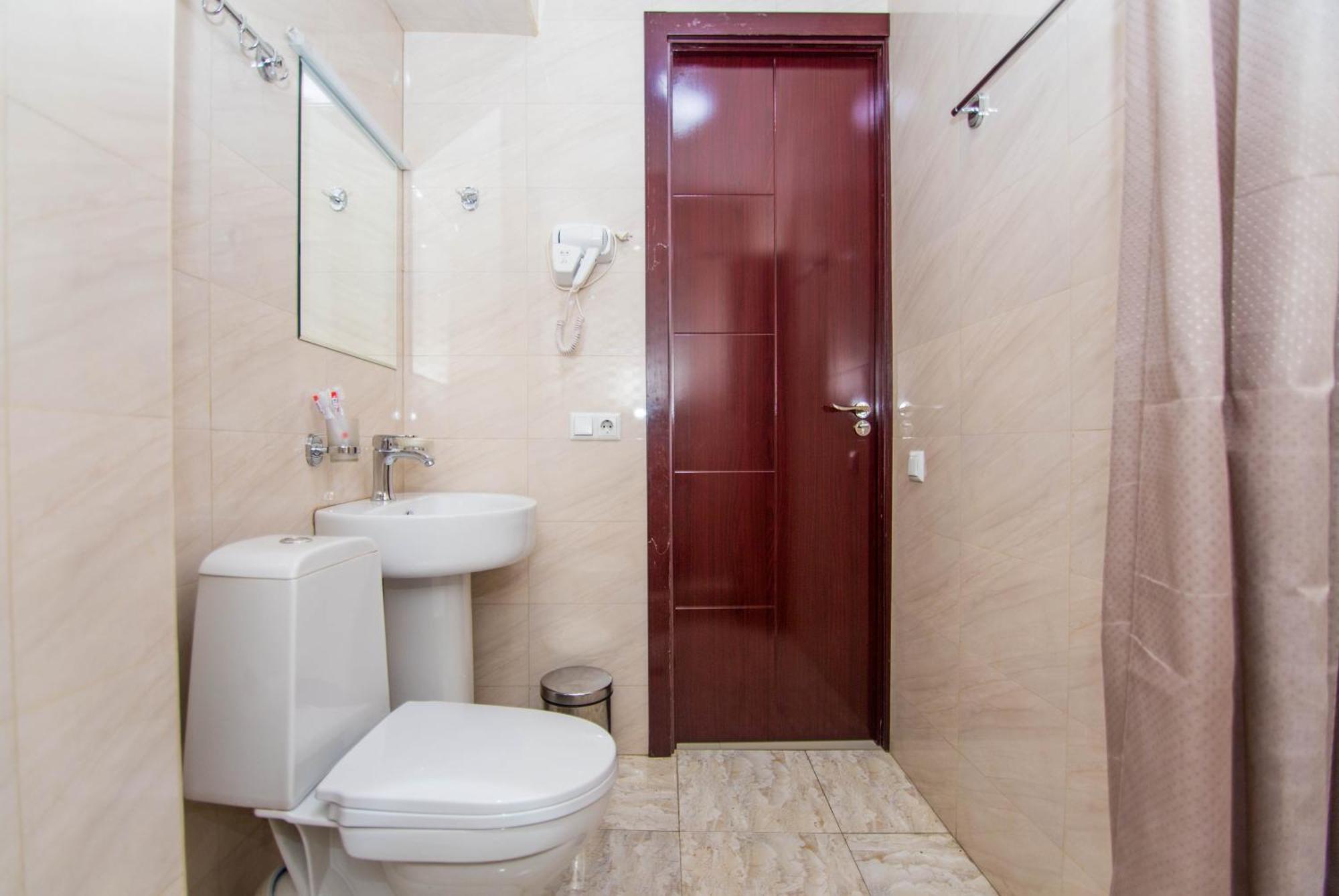 Hotel Care Inn Тбилиси Экстерьер фото