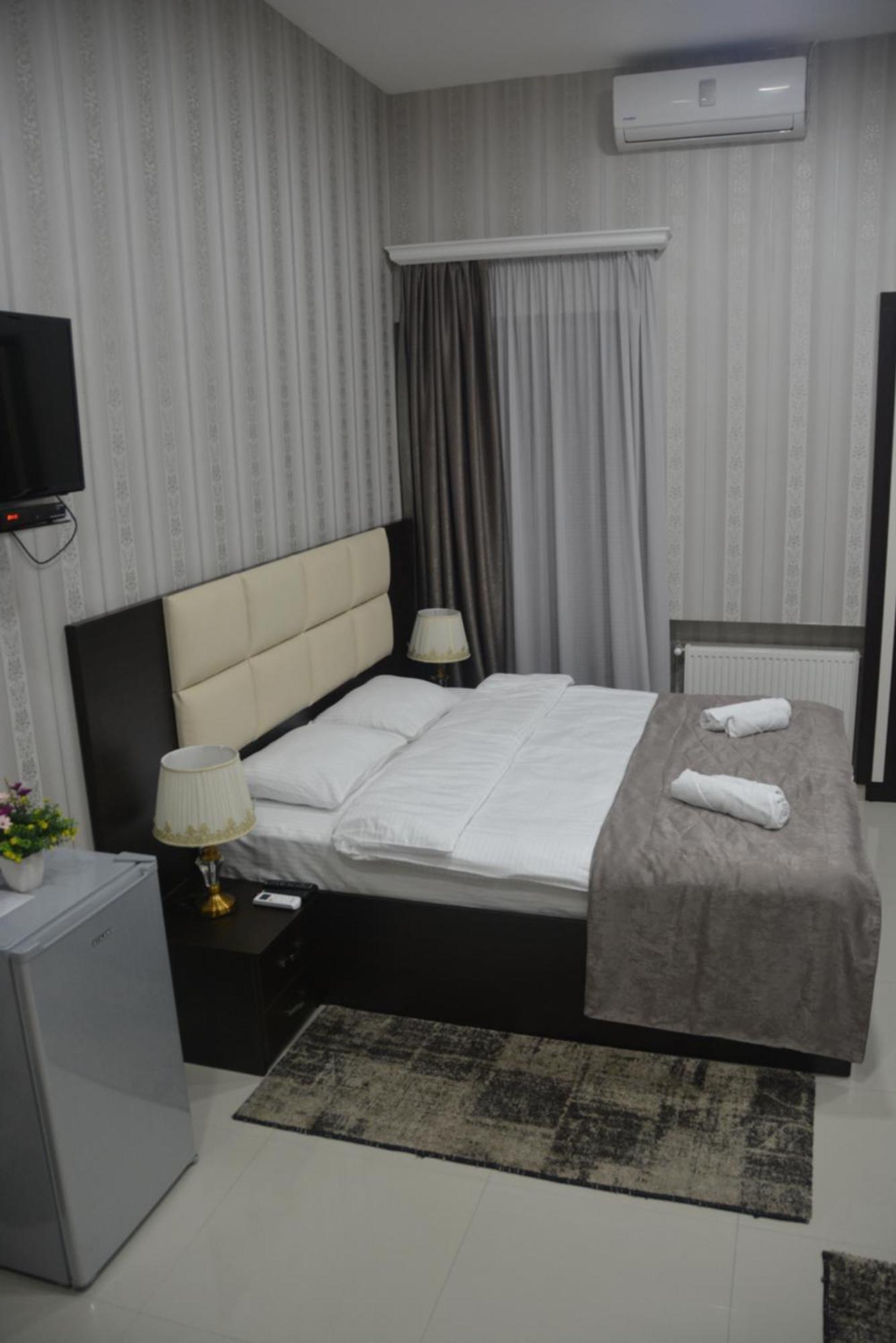 Hotel Care Inn Тбилиси Экстерьер фото